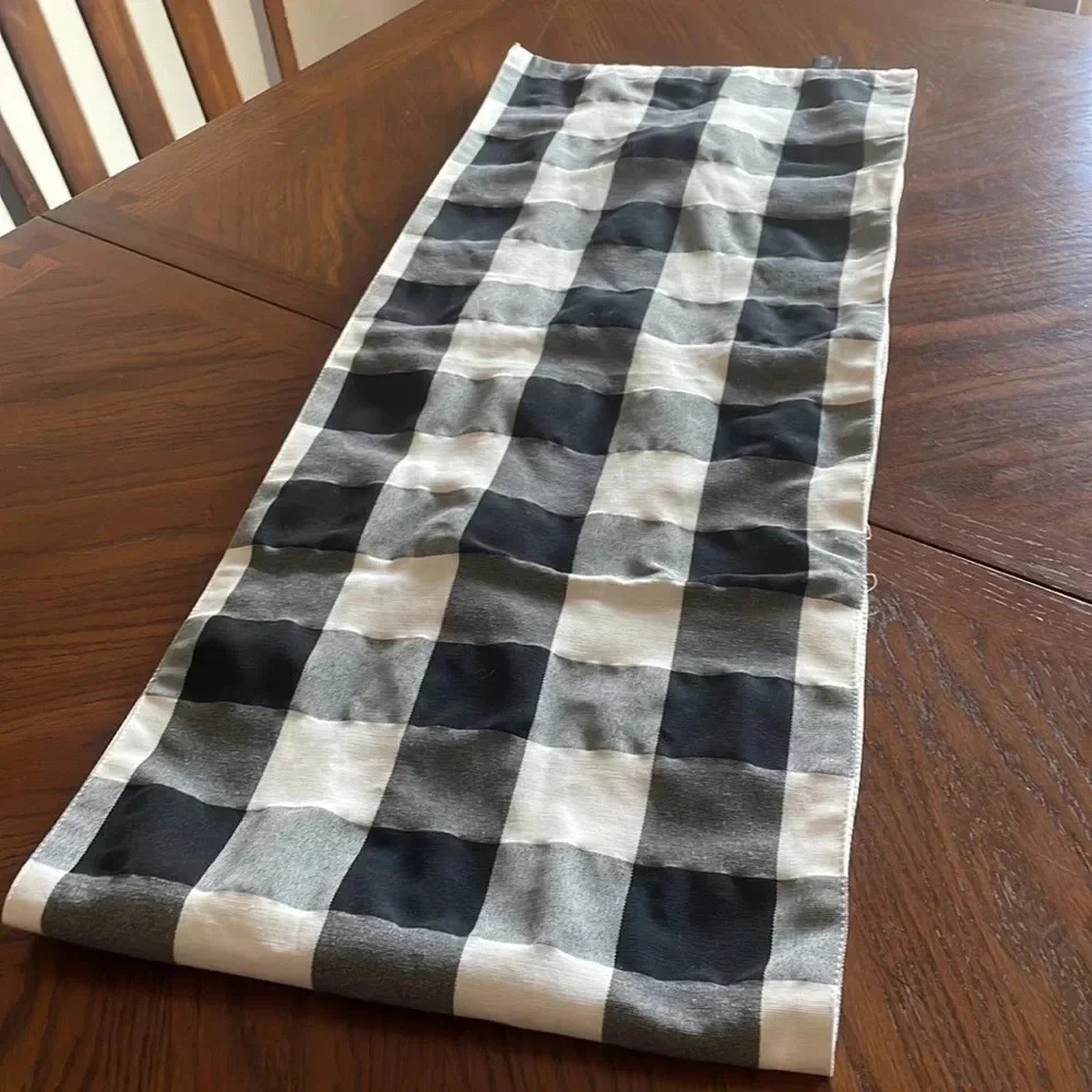 Buffalo‎ Plaid Table Runner